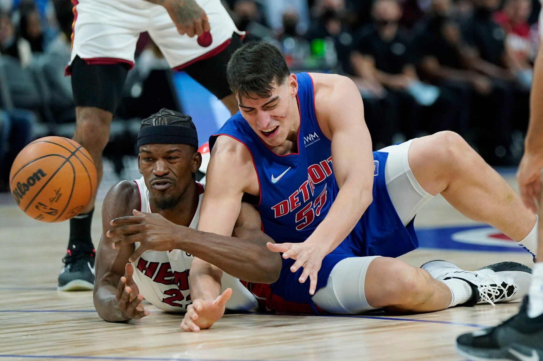 APTOPIX Heat Pistons Basketball